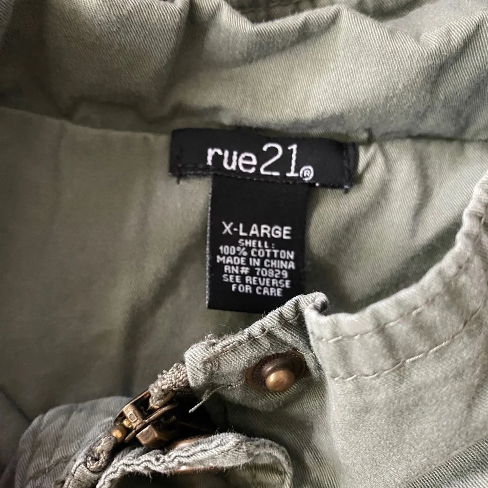 Green Jacket - Picture 4 of 4